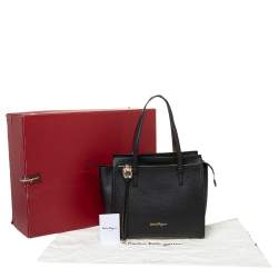 مملوكة مسبقًا Salvatore Ferragamo Black Leather Medium Amy Tote