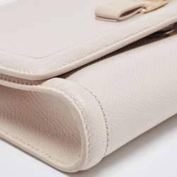 مملوكة مسبقًا Salvatore Ferragamo Light Pink Leather Vara Bow Wallet on Chain 