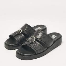 Pre Owned Salvatore Ferragamo Black Ostrich Leather Lufti Flat Sandals Size 41