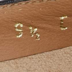 مملوكة مسبقًا Salvatore Ferragamo Navy Blue Patent Leather Vara Bow Pumps Size 40