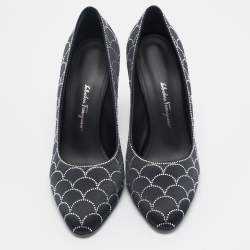 مملوكة مسبقًا حذاء كعب عالي سالفاتوري فيراغامو مقدمة مدببة مرصع كريستال ساتان أسود مقاس 37