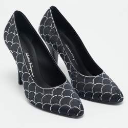 مملوكة مسبقًا حذاء كعب عالي سالفاتوري فيراغامو مقدمة مدببة مرصع كريستال ساتان أسود مقاس 37