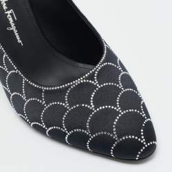 مملوكة مسبقًا حذاء كعب عالي سالفاتوري فيراغامو مقدمة مدببة مرصع كريستال ساتان أسود مقاس 37