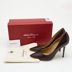 مملوكة مسبقًا Salvatore Ferragamo Brown Leather Pointed Toe Pumps Size 40.5