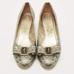 Pre Owned Salvatore Ferragamo Gold Leather Laser Cut Vara Pumps Size 37.5