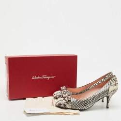 Pre Owned Salvatore Ferragamo Cream/Black Water Snakeskin Pumps Size 40.5