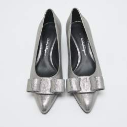 Pre Owned Salvatore Ferragamo Silver Texture Suede Vara Bow Pumps Size 36.5