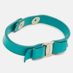 مملوكة مسبقًا Salvatore Ferragamo Vara Bow Green Leather Gold Tone Bracelet