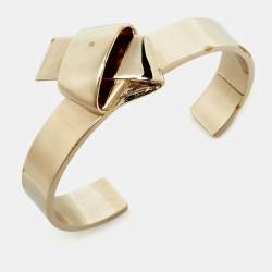 مملوكة مسبقًا Salvatore Ferragamo Gold Tone Bracelet