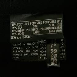 Pre Owned تنورة سالفاتوري فيراغامو لاميه معدنية محكمة الملمس مقاس متوسط - ميديوم