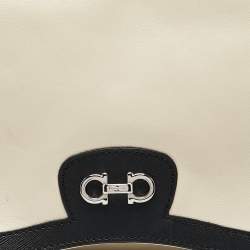 Pre Owned Salvatore Ferragamo Black/Off White Leather Gancini Shoulder Bag