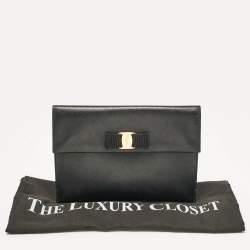 Pre Owned Salvatore Ferragamo Black Saffiano Leather Vara Bow Clutch