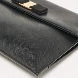 Pre Owned Salvatore Ferragamo Black Saffiano Leather Vara Bow Clutch