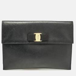 Pre Owned Salvatore Ferragamo Black Saffiano Leather Vara Bow Clutch