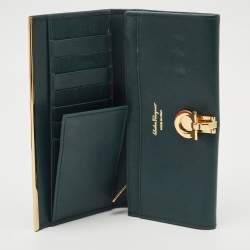 Salvatore Ferragamo Green Leather Gancio Clasp Continental Wallet