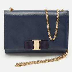Pre Owned Salvatore Ferragamo Navy Blue Leather Vara Bow Chain Clutch