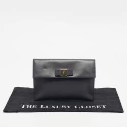 Pre Owned Salvatore Ferragamo Grey Leather Vara Bow Flat Clutch