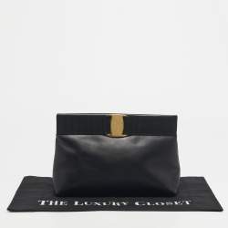 Pre Owned Salvatore Ferragamo Black Leather Vara Clutch