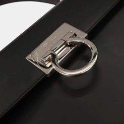 مملوكة مسبقًا Salvatore Ferragamo Black Gancini 2way Handbag