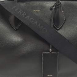 مملوكة مسبقًا حقيبة يد سالفاتوري فيراغامو جلد أسود شكل نجمة كبيرة