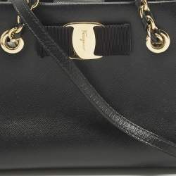 مملوكة مسبقًا Salvatore Ferragamo Melike Vara Bow Mini Black Leather Chain Tote