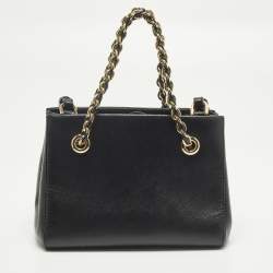 مملوكة مسبقًا Salvatore Ferragamo Melike Vara Bow Mini Black Leather Chain Tote