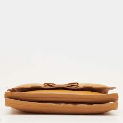 مملوكة مسبقًا Salvatore Ferragamo Viva Bow Mustard Padded Leather Shoulder Bag