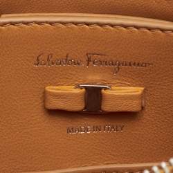 مملوكة مسبقًا Salvatore Ferragamo Viva Bow Mustard Padded Leather Shoulder Bag