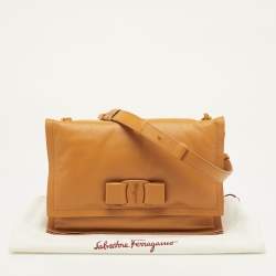 مملوكة مسبقًا Salvatore Ferragamo Viva Bow Mustard Padded Leather Shoulder Bag