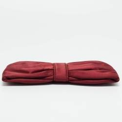 مملوكة مسبقًا حقيبة كلتش سالفاتوري فيراغامو ساتان بورجوندي مزينة فيونكة بسلسلة