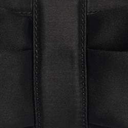 Pre Owned حقيبة كلتش سلسلة شريطية حريرية سوداء سالفاتوري فيراغامو