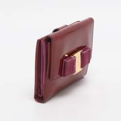 مملوكة مسبقًا محفظة سالفاتوري فيراغامو فيرا بو طية مزدوجة جلد براءة حمراء