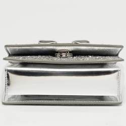 Pre Owned حقيبة سالفاتوري فيراغامو يد علوية جلد مُلمَّع ولامع فضي