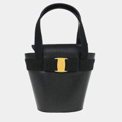 Pre Owned Salvatore Ferragamo Black Vara Bow Handbag