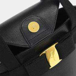 مملوكة مسبقًا Salvatore Ferragamo Black Vara Bow Handbag