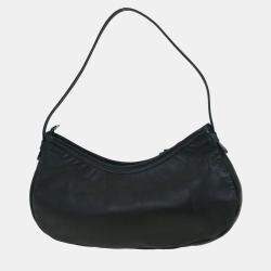 مملوكة مسبقًا Salvatore Ferragamo Black Vara Bow Handbag