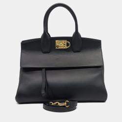 مملوكة مسبقًا Salvatore Ferragamo Black Leather Studio Bag