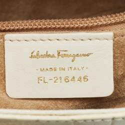 Pre Owned حقيبة سالفatori فيراغامو ماريسا منقوشة جلد أبيض كروك