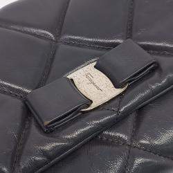 مملوكة مسبقًا Salvatore Ferragamo Black Leather Vara Crossbody Bag