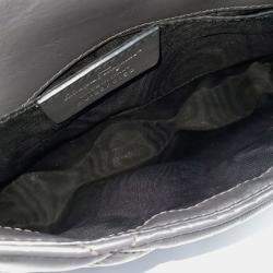 مملوكة مسبقًا Salvatore Ferragamo Black Leather Vara Crossbody Bag