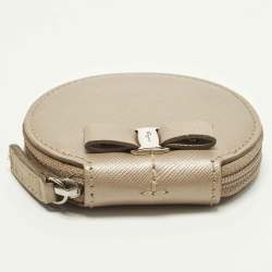 مملوكة مسبقًا Salvatore Ferragamo Vara Bow Beige Leather Round Coin Purse
