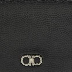 مملوكة مسبقًا Salvatore Ferragamo Gancini Black Leather Flap Card Case