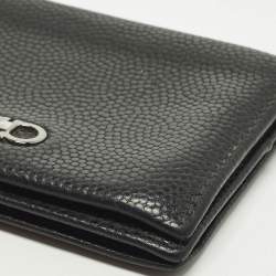 مملوكة مسبقًا Salvatore Ferragamo Gancini Black Leather Flap Card Case