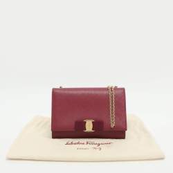 مملوكة مسبقًا حقيبة كتف سالفاتوري فيراغامو فارا بو جلد وردية