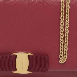 مملوكة مسبقًا حقيبة كتف سالفاتوري فيراغامو فارا بو جلد وردية