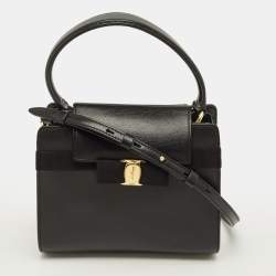 مملوكة مسبقًا Salvatore Ferragamo Vara Bow Black Leather Flap Top Handle Bag
