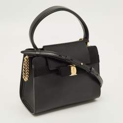 مملوكة مسبقًا Salvatore Ferragamo Vara Bow Black Leather Flap Top Handle Bag