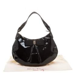 مملوكة مسبقًا حقيبة سالفاتوري فيراغامو ميس فارا جلد لامعة سوداء