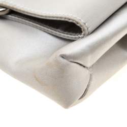 مملوكة مسبقًا Salvatore Ferragamo Silver Satin and Leather Bow Crossbody Bag