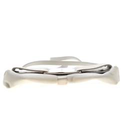 مملوكة مسبقًا Salvatore Ferragamo Silver Satin and Leather Bow Crossbody Bag